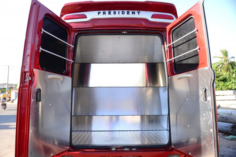 Fuso President 12 chỗ