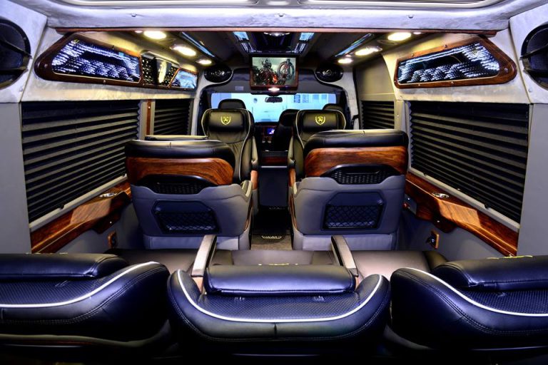 Xe Ford Transit Limousine Phiên Bản Dcar X Plus 10 Chỗ