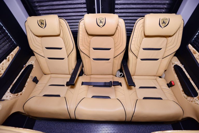 Xe Dcar Hyundai Solati 12 Chỗ Hạng Thương Gia 2020