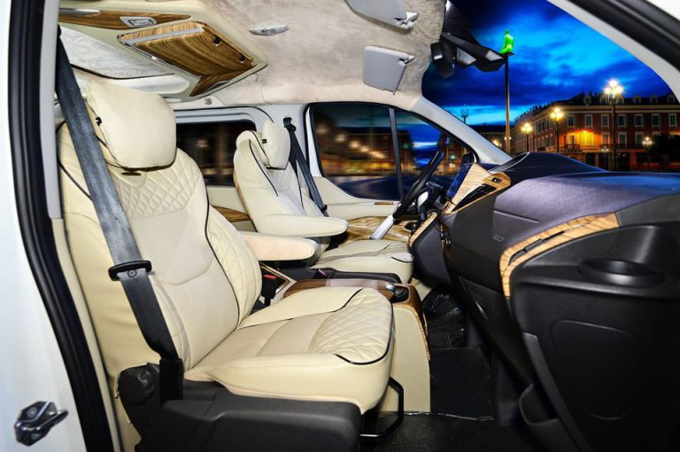 Xe Ford Tourneo Limousine Phiên Bản Limited
