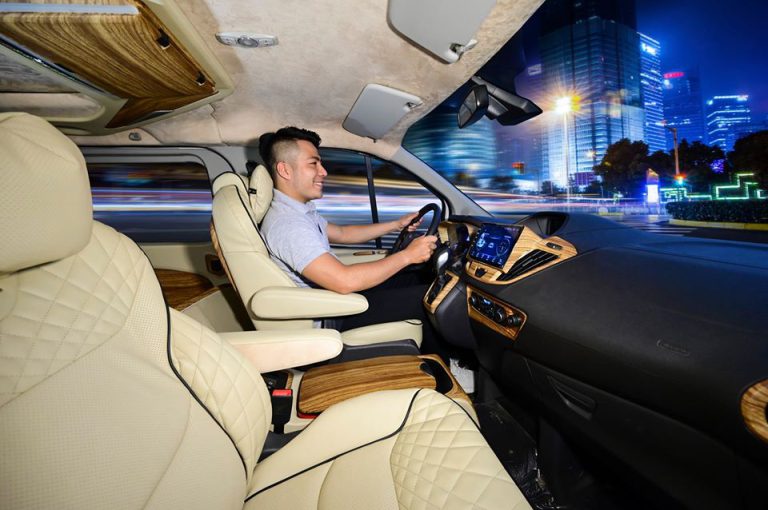 Xe Ford Tourneo Limousine Phiên Bản Limited