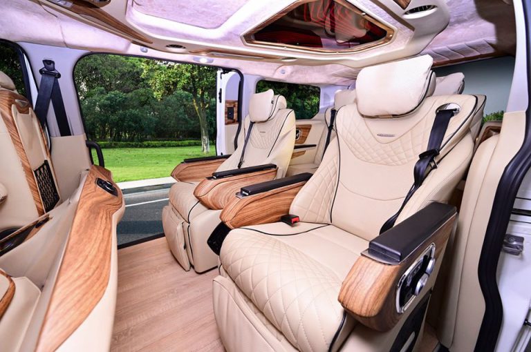 Xe Ford Tourneo Limousine Phiên Bản Limited