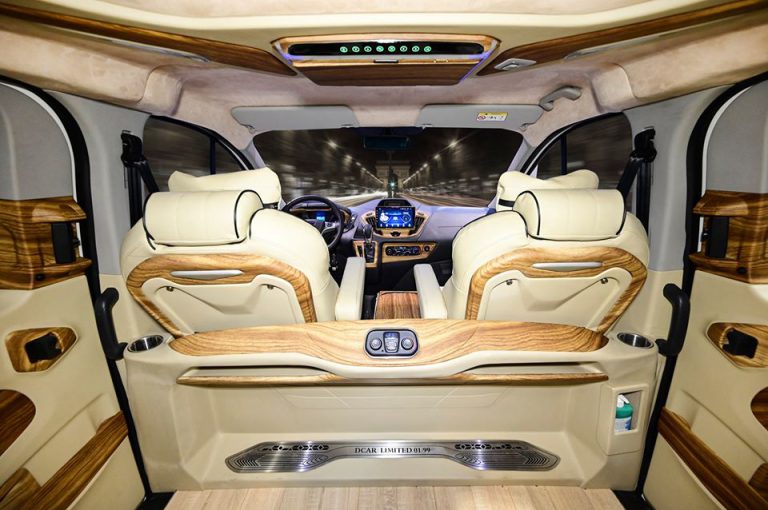 Xe Ford Tourneo Limousine Phiên Bản Limited