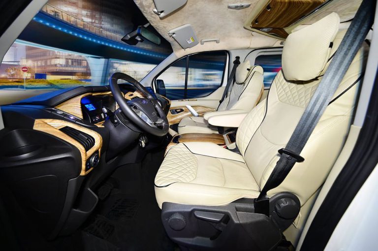 Xe Ford Tourneo Limousine Phiên Bản Limited