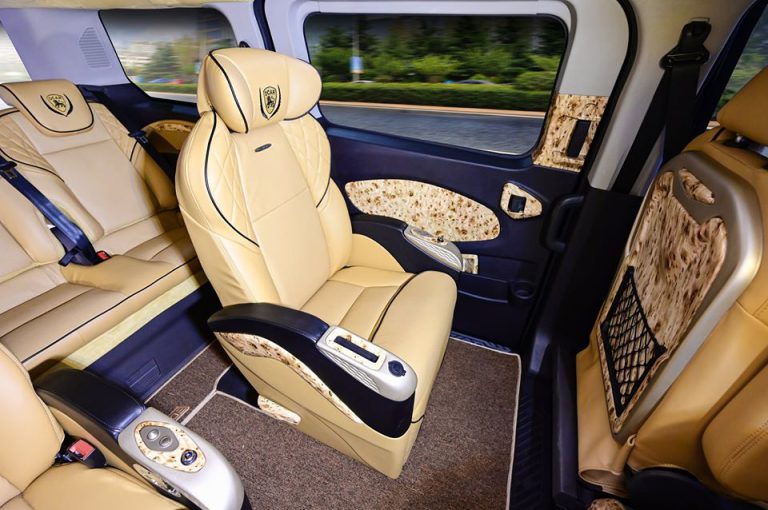 Ford Tourneo Dcar Limousine 7 Chổ Phiên Bản Tiêu Chuẩn
