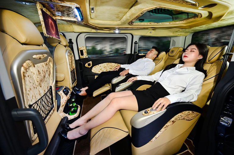 Ford Tourneo Dcar Limousine 7 Chổ Phiên Bản Tiêu Chuẩn