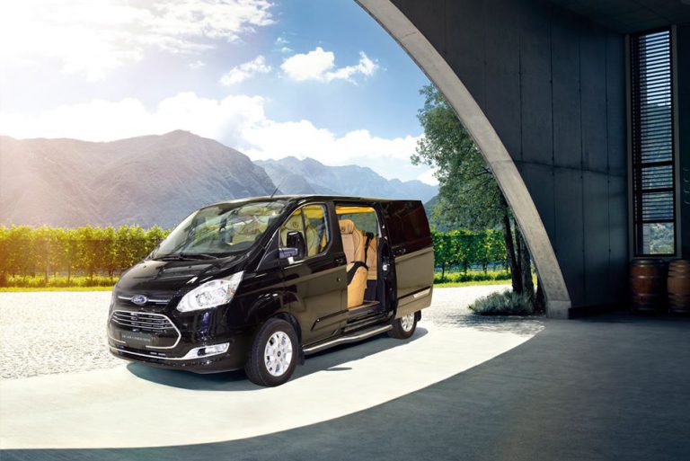 Ford Tourneo Dcar Limousine 7 Chổ Phiên Bản Tiêu Chuẩn