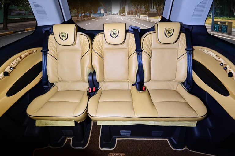 Ford Tourneo Dcar Limousine 7 Chổ Phiên Bản Tiêu Chuẩn