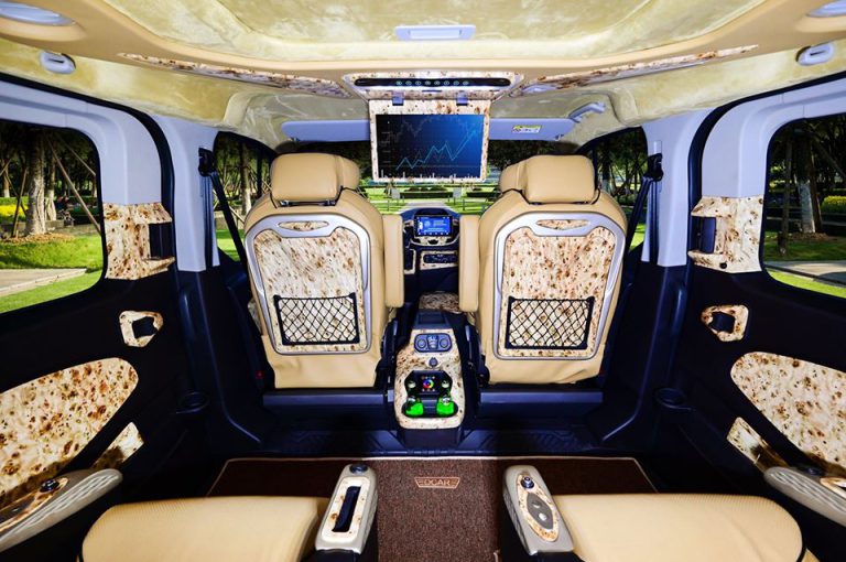 Ford Tourneo Dcar Limousine 7 Chổ Phiên Bản Tiêu Chuẩn