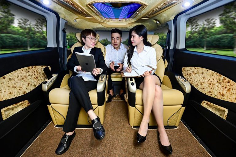 Ford Tourneo Dcar Limousine 7 Chổ Phiên Bản Tiêu Chuẩn