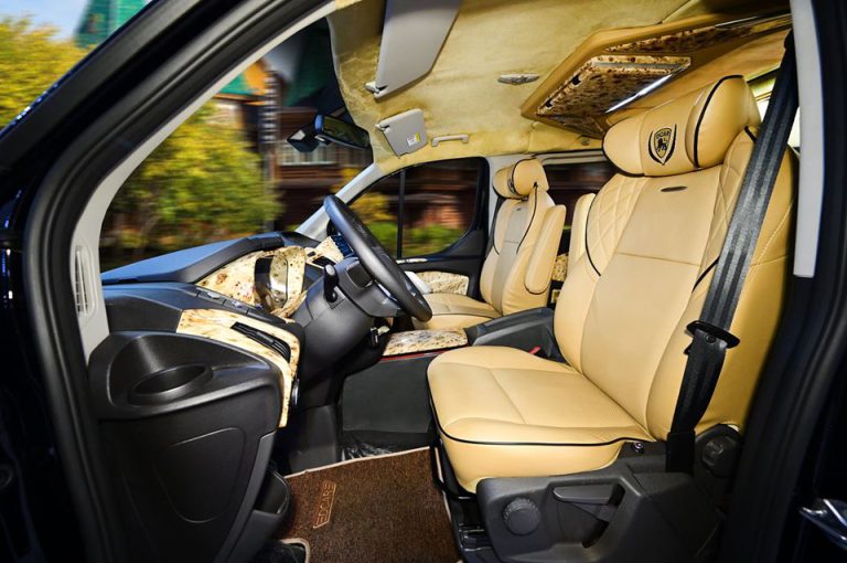 Ford Tourneo Dcar Limousine 7 Chổ Phiên Bản Tiêu Chuẩn