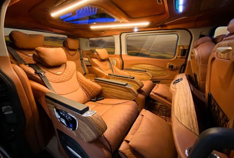 Xe Ford Tourneo Limousine Phiên Bản Limited