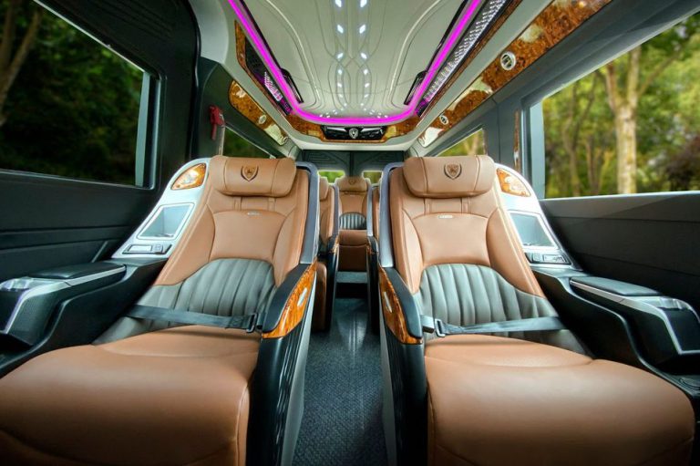 Hyundai Solati Limousine 12 Chổ Dcar Thương Gia 2023