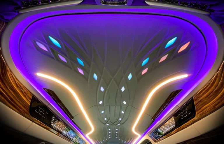 Hyundai Solati Limousine 12 Chổ Dcar Thương Gia 2023