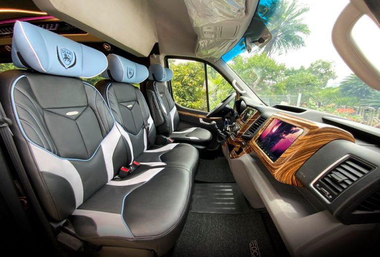 Hyundai Solati Limousine 12 Chổ Dcar Thương Gia 2023