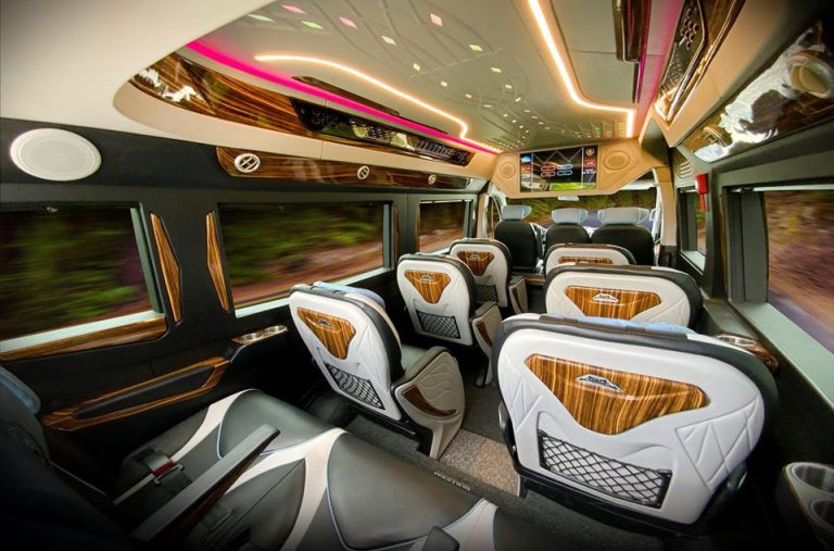 Hyundai Solati Limousine 12 Chổ Dcar Thương Gia 2023