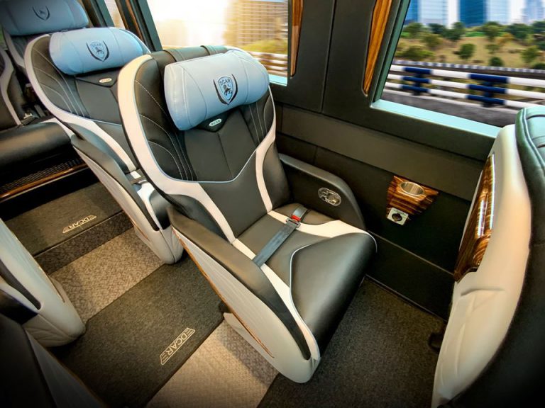 Hyundai Solati Limousine 12 Chổ Dcar Thương Gia 2023