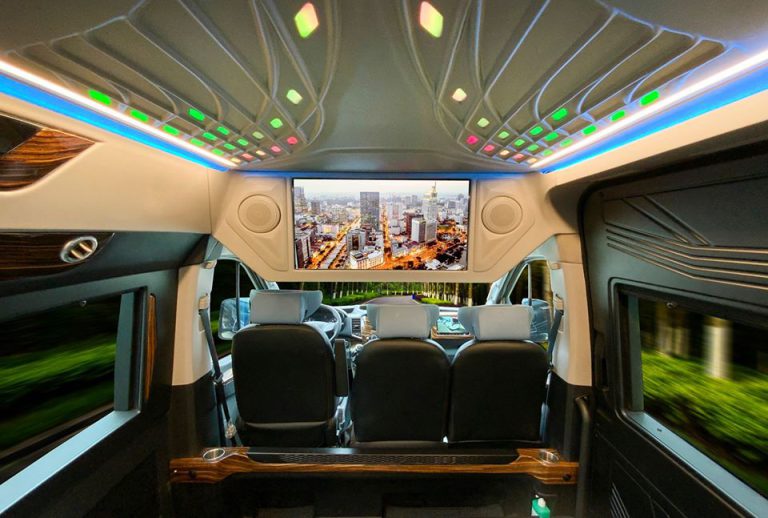 Hyundai Solati Limousine 12 Chổ Dcar Thương Gia 2023