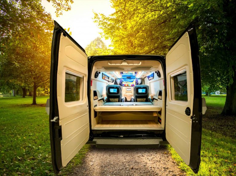 Giới Thiệu Xe Ford Transit Dcar President 2022