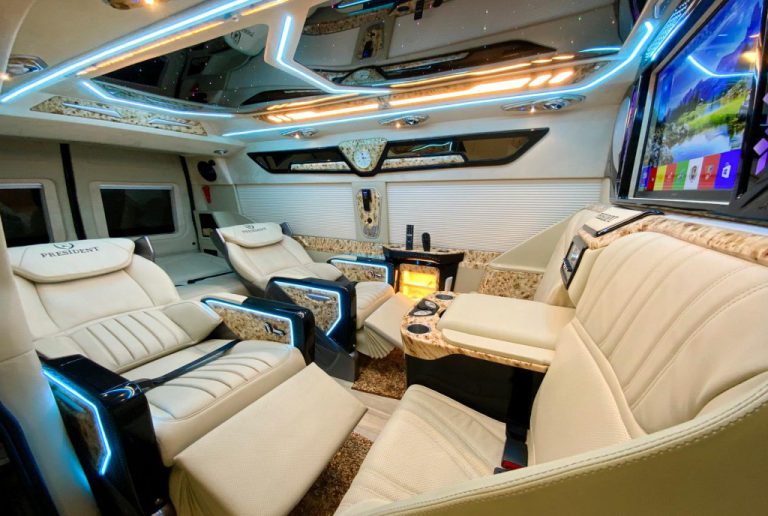 Giới Thiệu Xe Ford Transit Dcar President 2022
