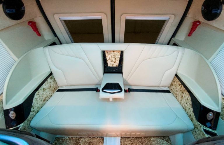 Giới Thiệu Xe Ford Transit Dcar President 2022