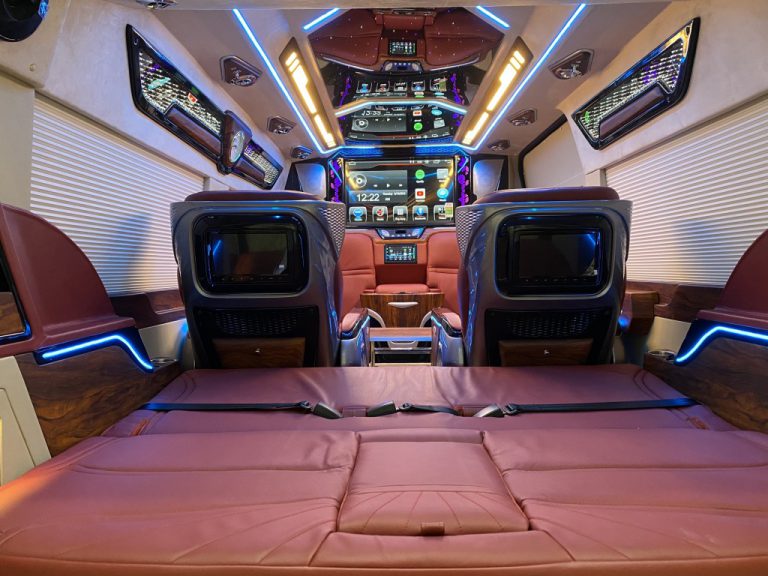 Giới Thiệu Xe Ford Transit Dcar President 2022