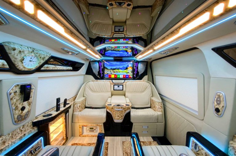 Giới Thiệu Xe Ford Transit Dcar President 2022