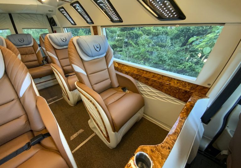 Giới Thiệu Ford Transit Limousine Dcar Hạng thương Gia 2023