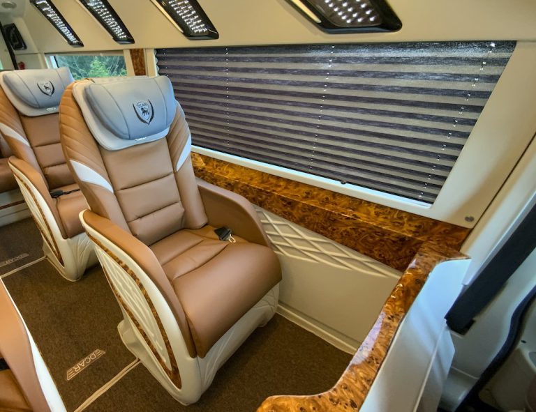 Giới Thiệu Ford Transit Limousine Dcar Hạng thương Gia 2023