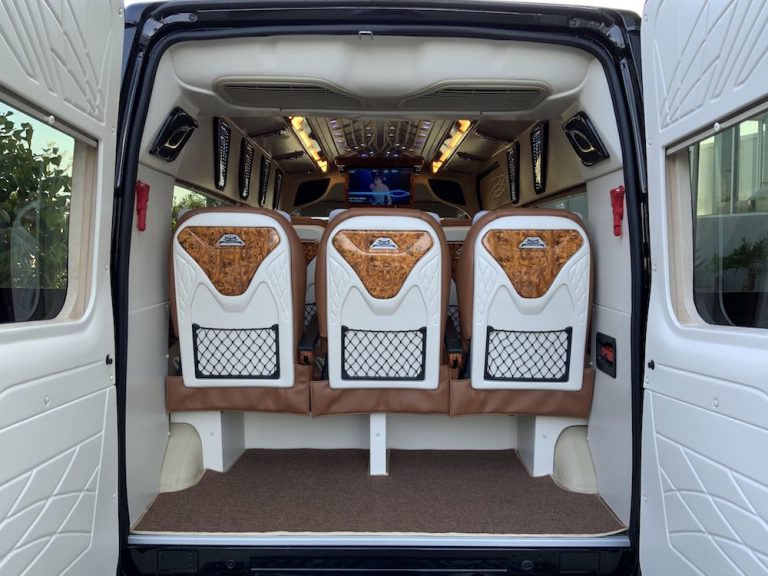 Giới Thiệu Ford Transit Limousine Dcar Hạng thương Gia 2023