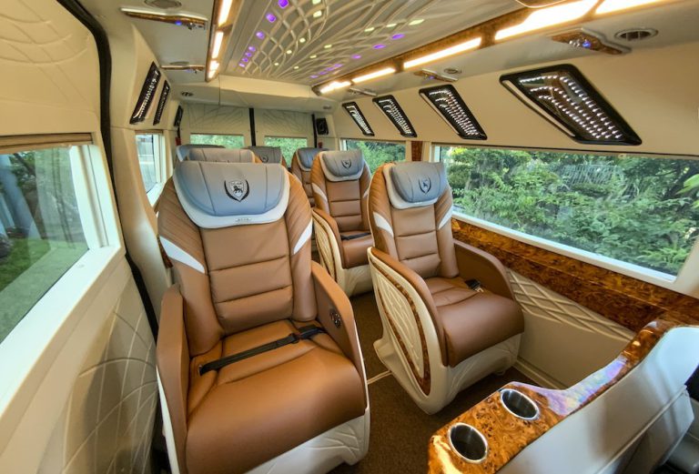 Giới Thiệu Ford Transit Limousine Dcar Hạng thương Gia 2023