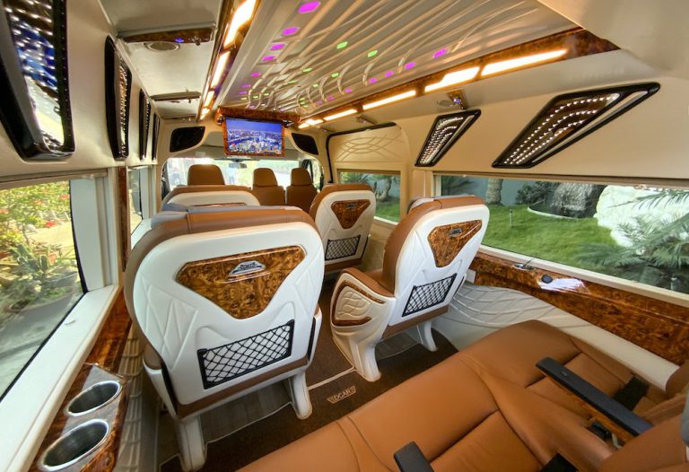Giới Thiệu Ford Transit Limousine Dcar Hạng thương Gia 2023