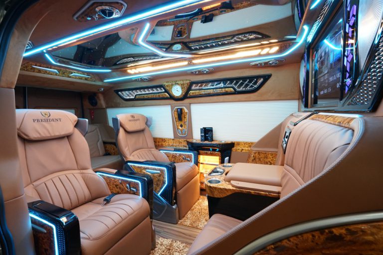 Giới Thiệu Xe Ford Transit Dcar President 2022