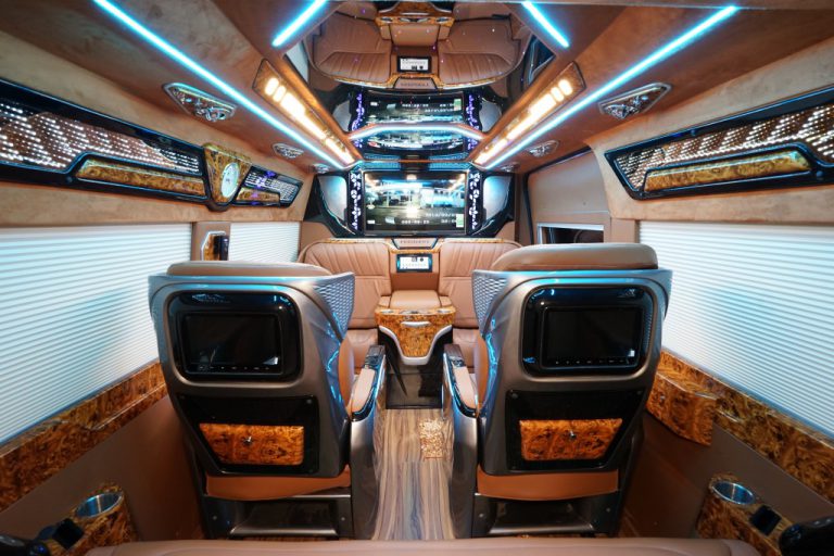 Giới Thiệu Xe Ford Transit Dcar President 2022