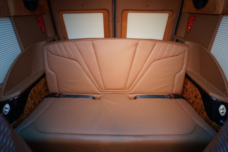 Giới Thiệu Xe Ford Transit Dcar President 2022