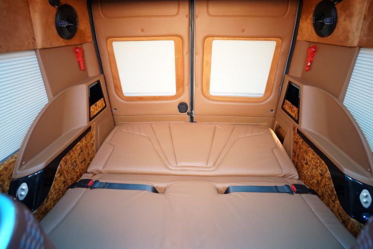 Giới Thiệu Xe Ford Transit Dcar President 2022
