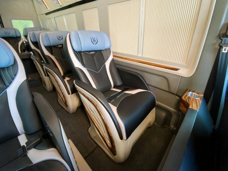 Phiên Bản Xe Gaz Limousine 11 và 12 Chổ