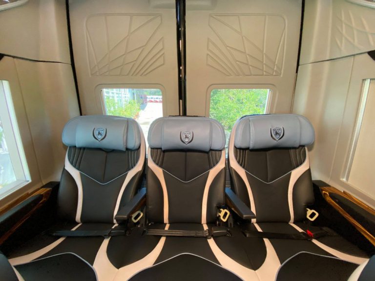 Phiên Bản Xe Gaz Limousine 11 và 12 Chổ