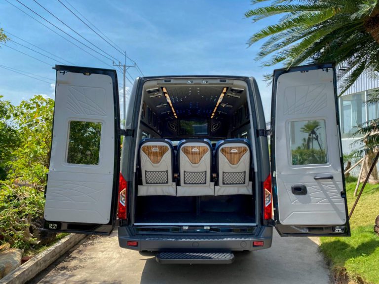 Phiên Bản Xe Gaz Limousine 11 và 12 Chổ