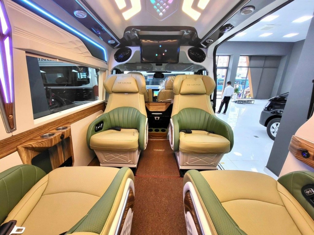 Ford  Transit Limousine