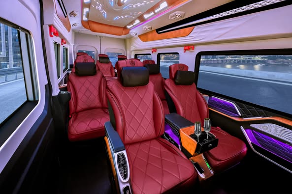 ford transit limousine 12 chổ 2025(1)