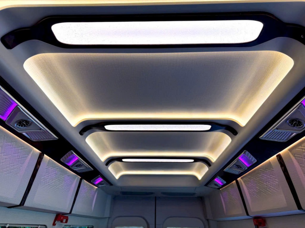 Ford Transit Limousine 10 Chổ- Ford Transit(12)